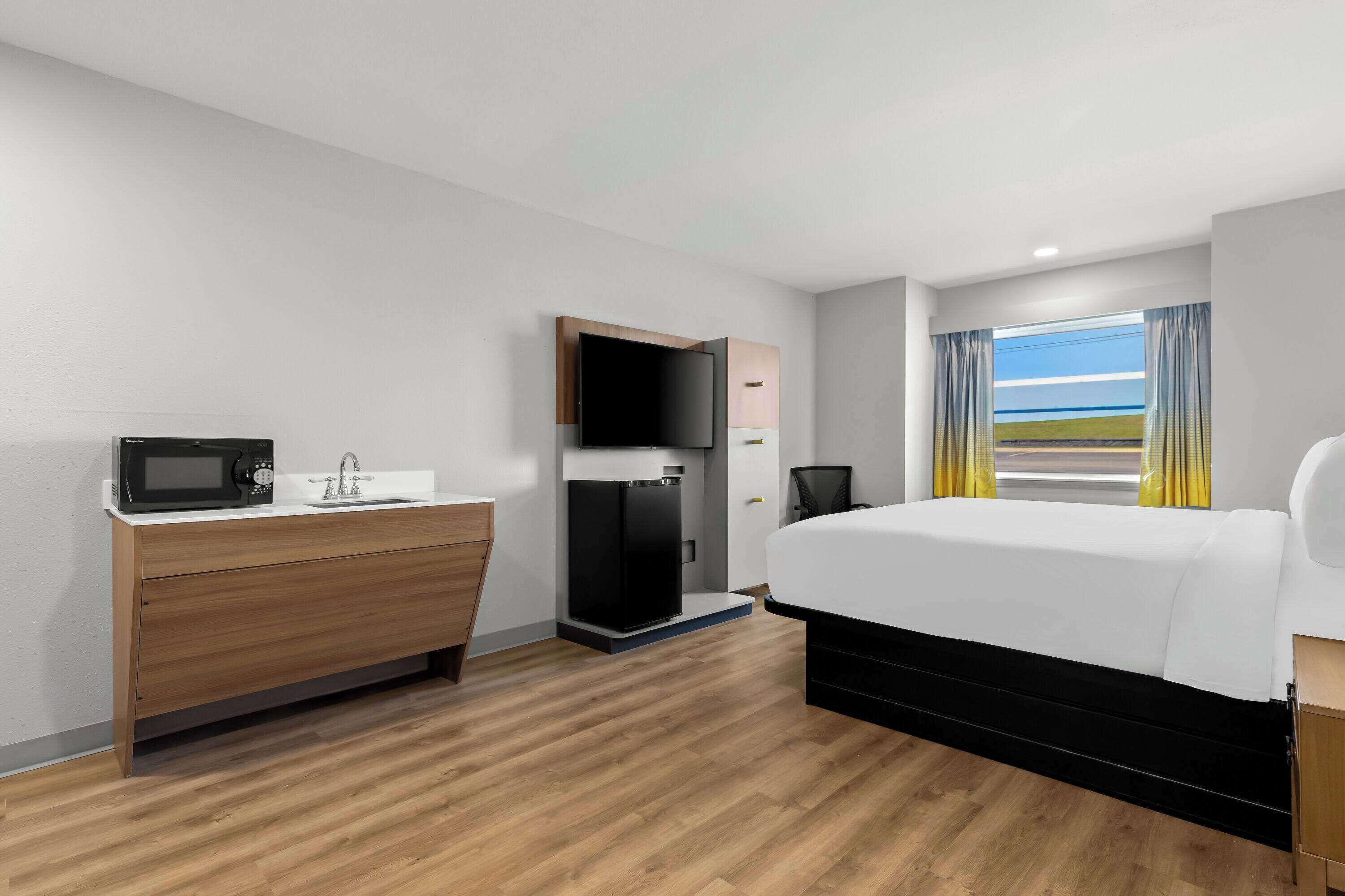 Photo - Microtel Inn & Suites by Wyndham Tulsa - Catoosa Route 66