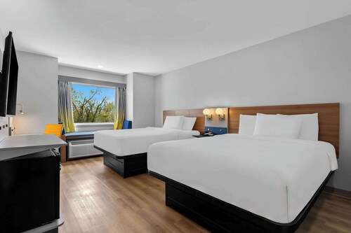 Microtel Inn & Suites by Wyndham Tulsa/Rt 66 Near Casino