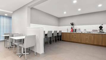 Free daily continental breakfast