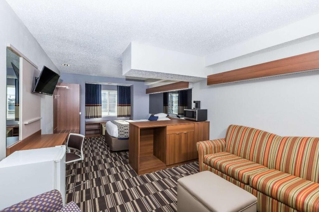 Living area | Flat-screen TV