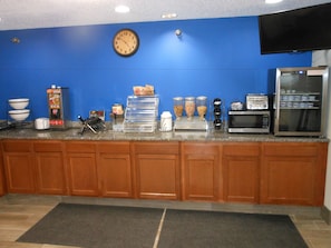 Free daily continental breakfast