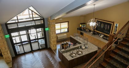 AmericInn by Wyndham Mankato Event Center