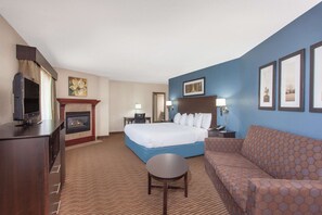 Desk, blackout curtains, iron/ironing board, free WiFi - AmericInn by Wyndham Mankato Event Center (Mankato)