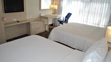 Desk, soundproofing, iron/ironing board, WiFi (free)