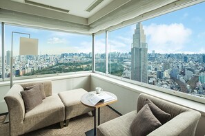 In-room safe, desk, blackout curtains, soundproofing