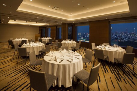 Century Southern Tower Hotel - Image 27