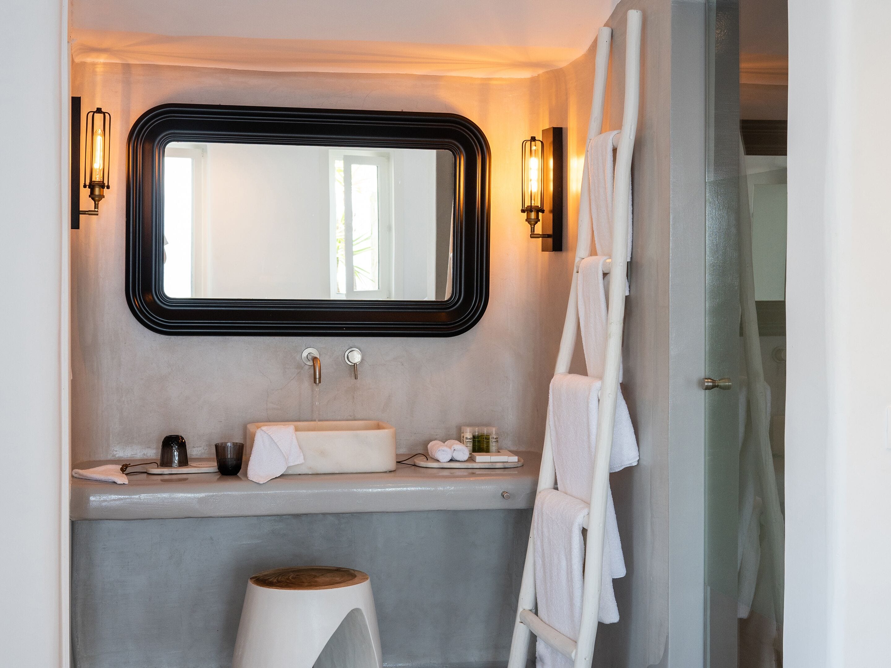 exclusive bungalow suite with outdoor hydro-massage bathtub | bathroom | combined shower/bathtub, free toiletries, hair dryer, bathrobes