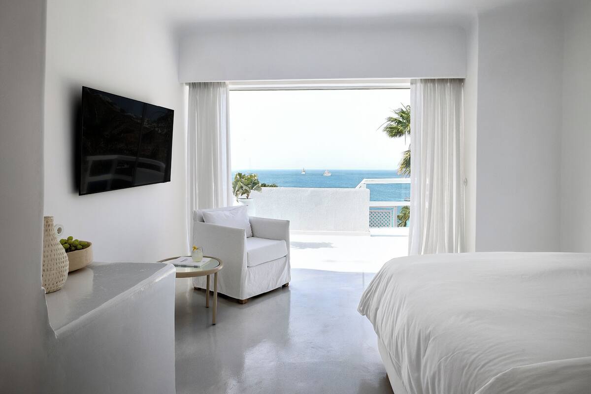 Mykonos Blu Apartment | 高級寢具、迷你吧、房內夾萬、免費 Wi-Fi
