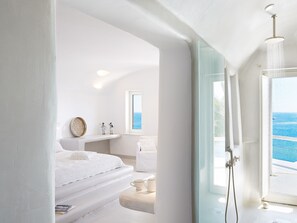 Premium bedding, minibar, in-room safe, free WiFi