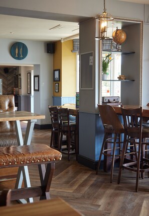 Bar (on property) - Farmhouse Innlodge by Greene King Inns (Portsmouth)