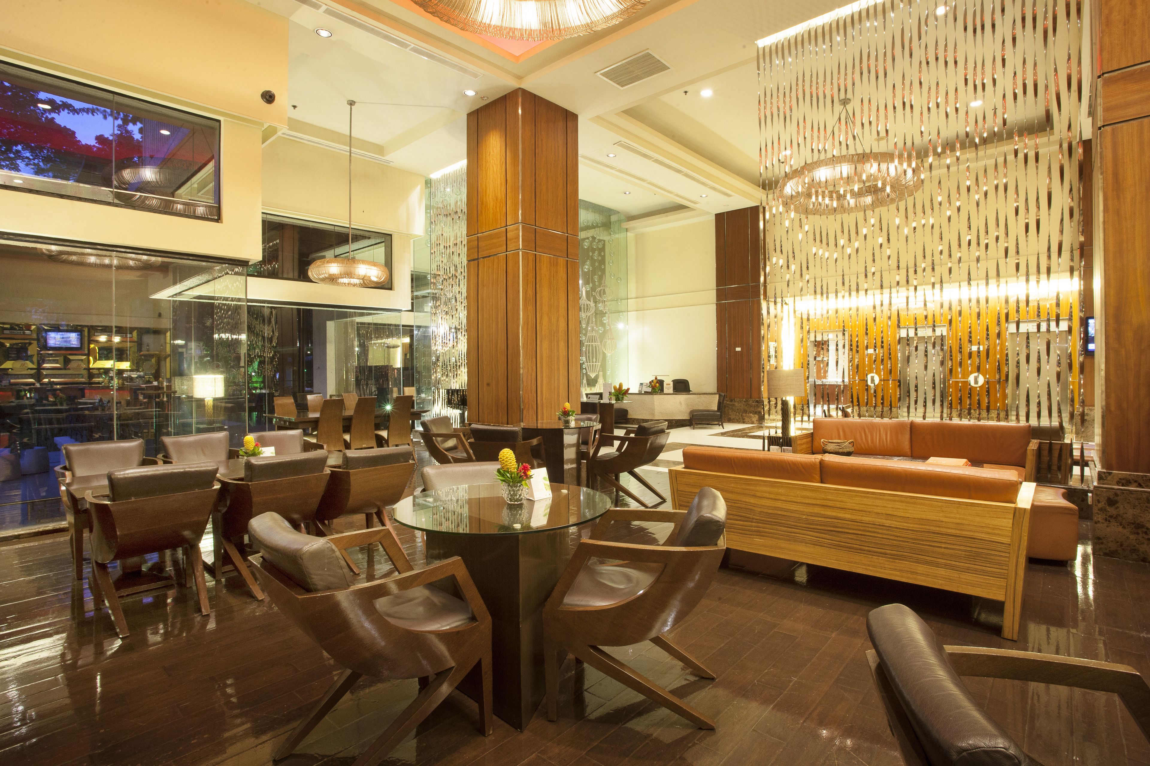 2 bars/lounges, poolside bar