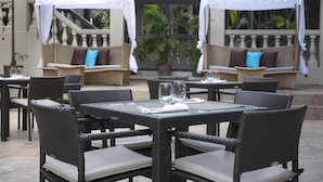 Unclassified image, 2 of 60, button - Seda Ayala Center Cebu City (Cebu City)