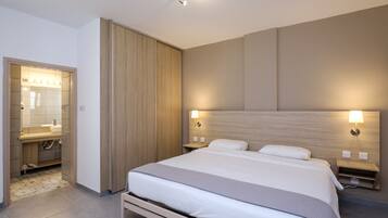 Deluxe Apartment, 1 Bedroom | In-room safe, desk, soundproofing, iron/ironing board