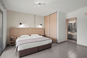 Deluxe Apartment, 1 Bedroom | In-room safe, desk, soundproofing, iron/ironing board - Pandream Hotel Apartments (Paphos)