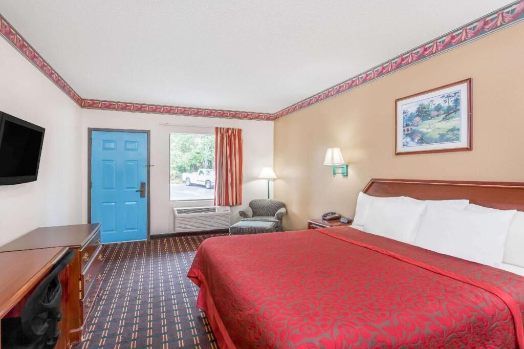 In-room safe, desk, laptop workspace, blackout drapes