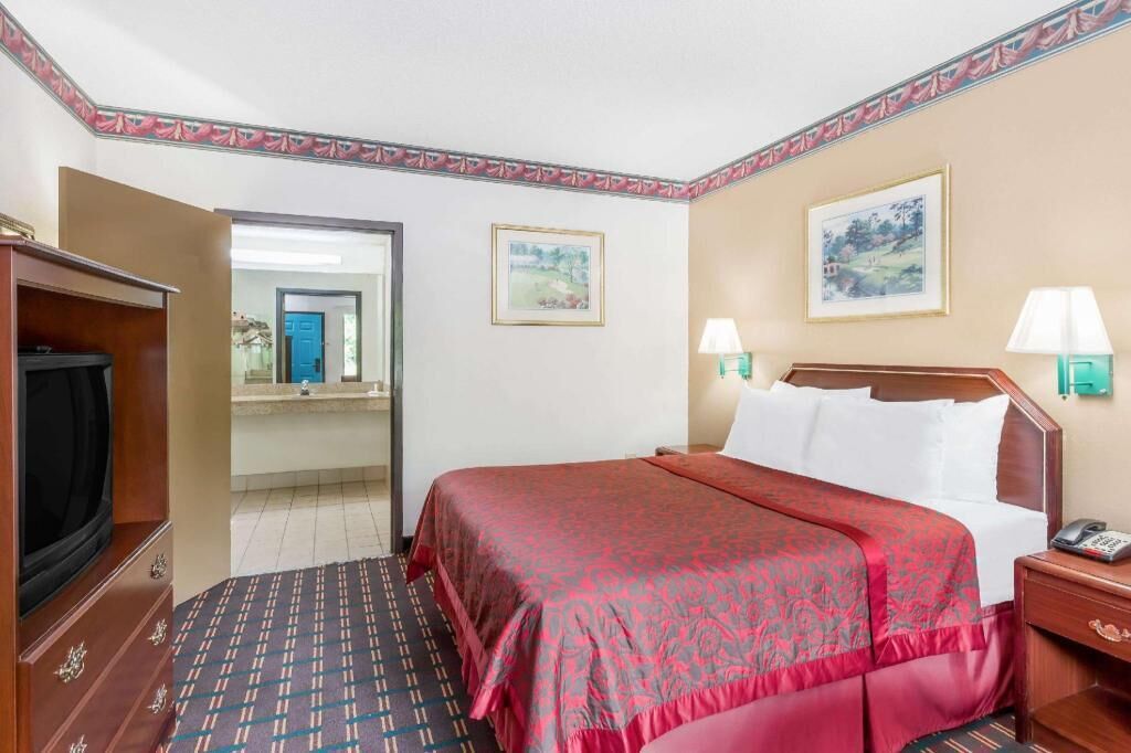 In-room safe, desk, laptop workspace, blackout drapes