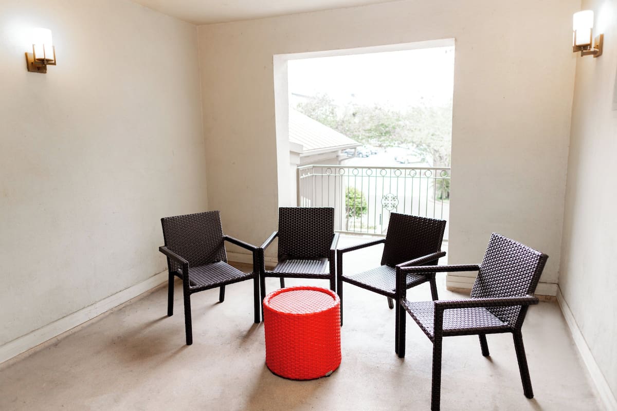 Standard Room, 2 Queen Beds, Balcony, Courtyard View | Room amenity