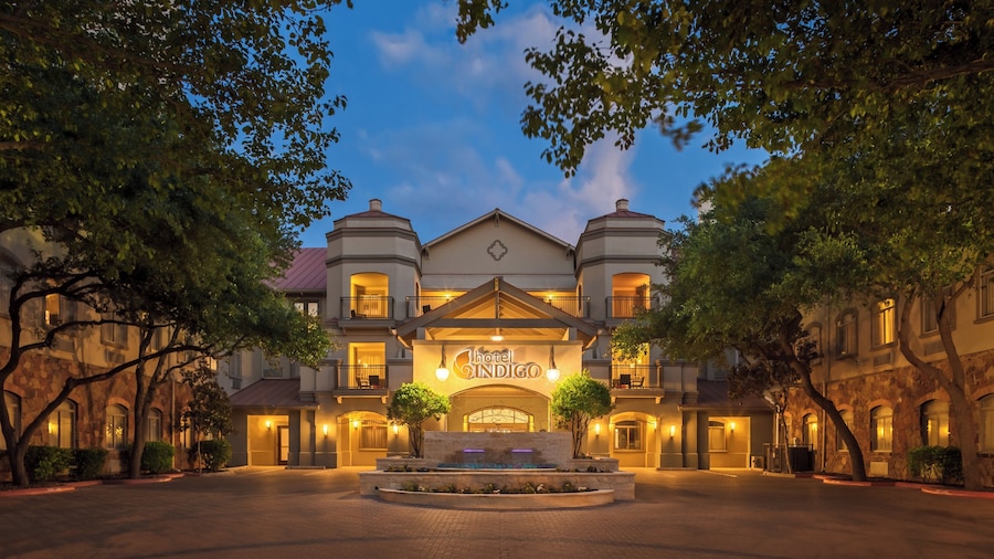 Hotel Indigo San Antonio Riverwalk by IHG