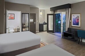 高級寝具、デスク、アイロン / アイロン台、ベビーベッド (無料)