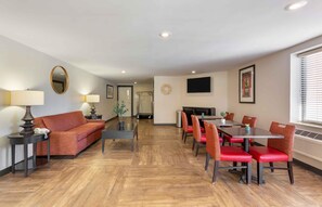 Lobby - Extended Stay America Suites Cleveland Middleburg Heights (Middleburg Heights)