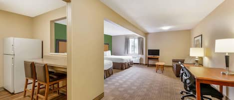 Deluxe Studio, Multiple Beds, Non Smoking