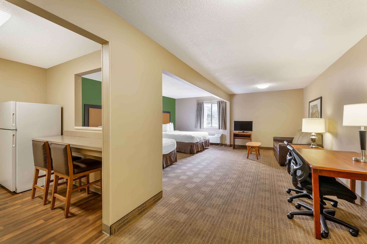 deluxe studio, multiple beds, non smoking | desk, laptop workspace, blackout curtains, iron/ironing board