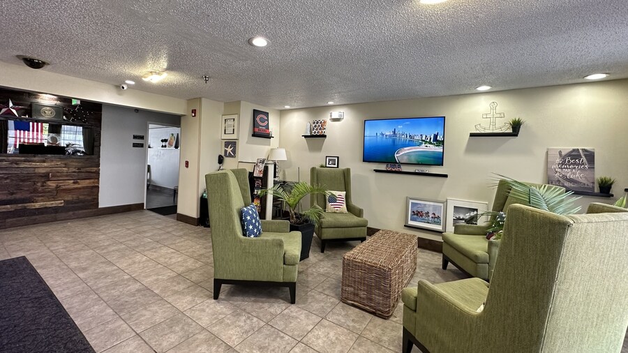 Days Inn by Wyndham Great Lakes Naval Base