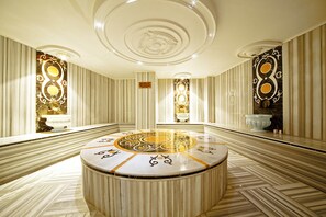 Body treatments, body wraps, body scrubs, facials, 1 treatment room