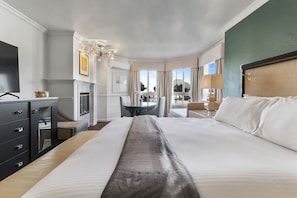 Room, 1 King Bed, Tower | Desk, blackout curtains, iron/ironing board, free WiFi
