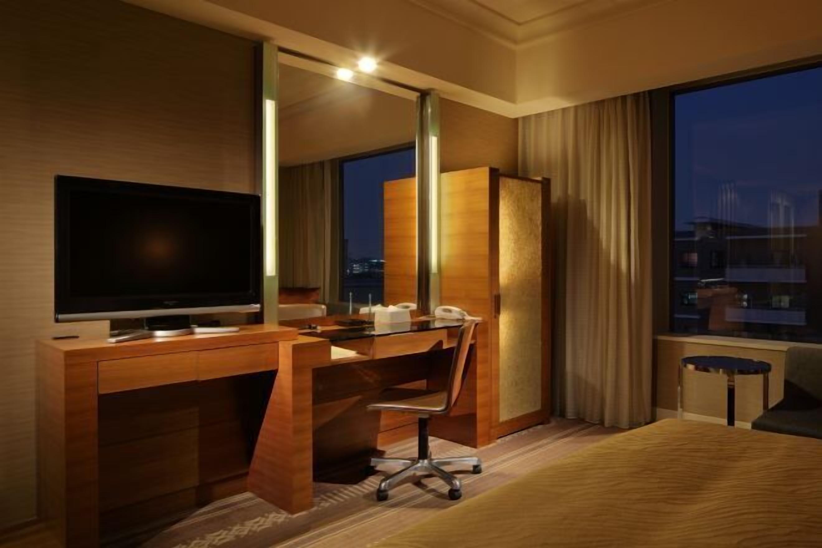 Minibar, in-room safe, desk, blackout curtains