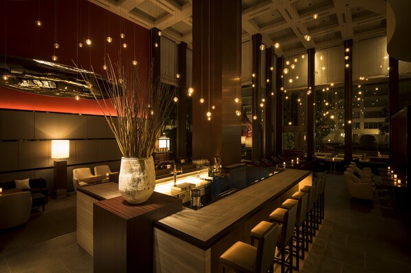 Bar (on property) - Hotel Okura Fukuoka (Fukuoka)