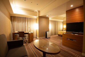 1 bedroom, minibar, in-room safe, desk