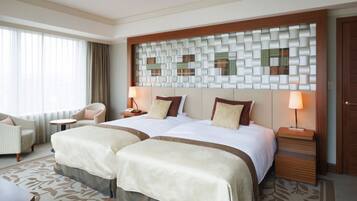 Minibar, in-room safe, desk, blackout drapes