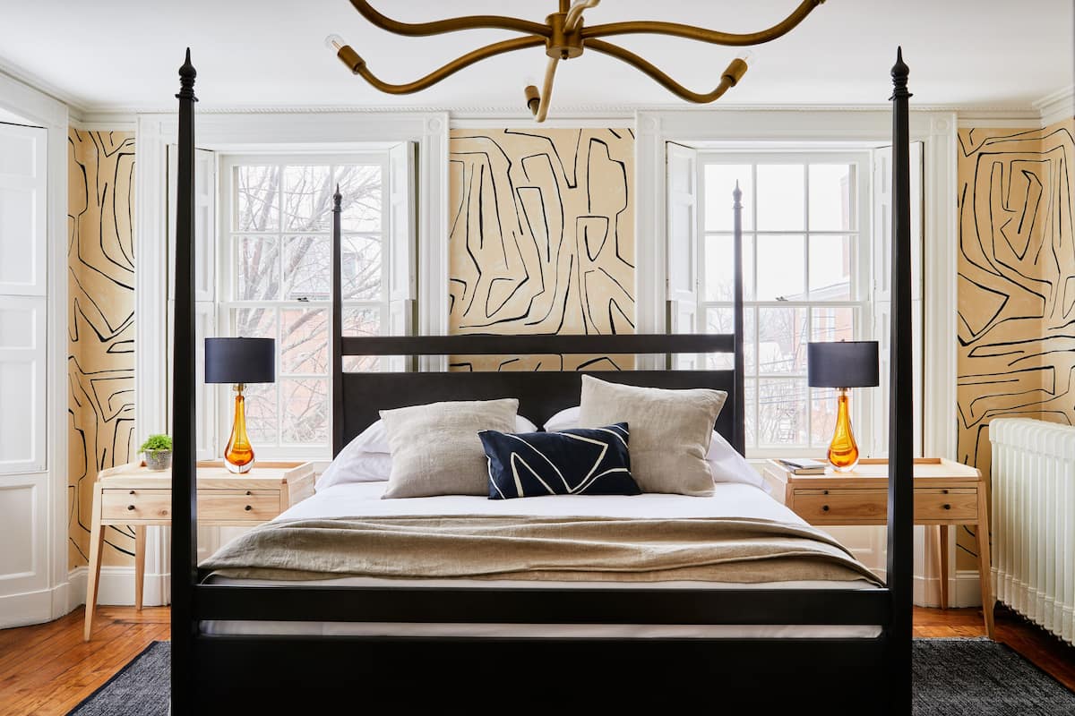 Eight Bells | 1 bedroom, premium bedding, individually decorated