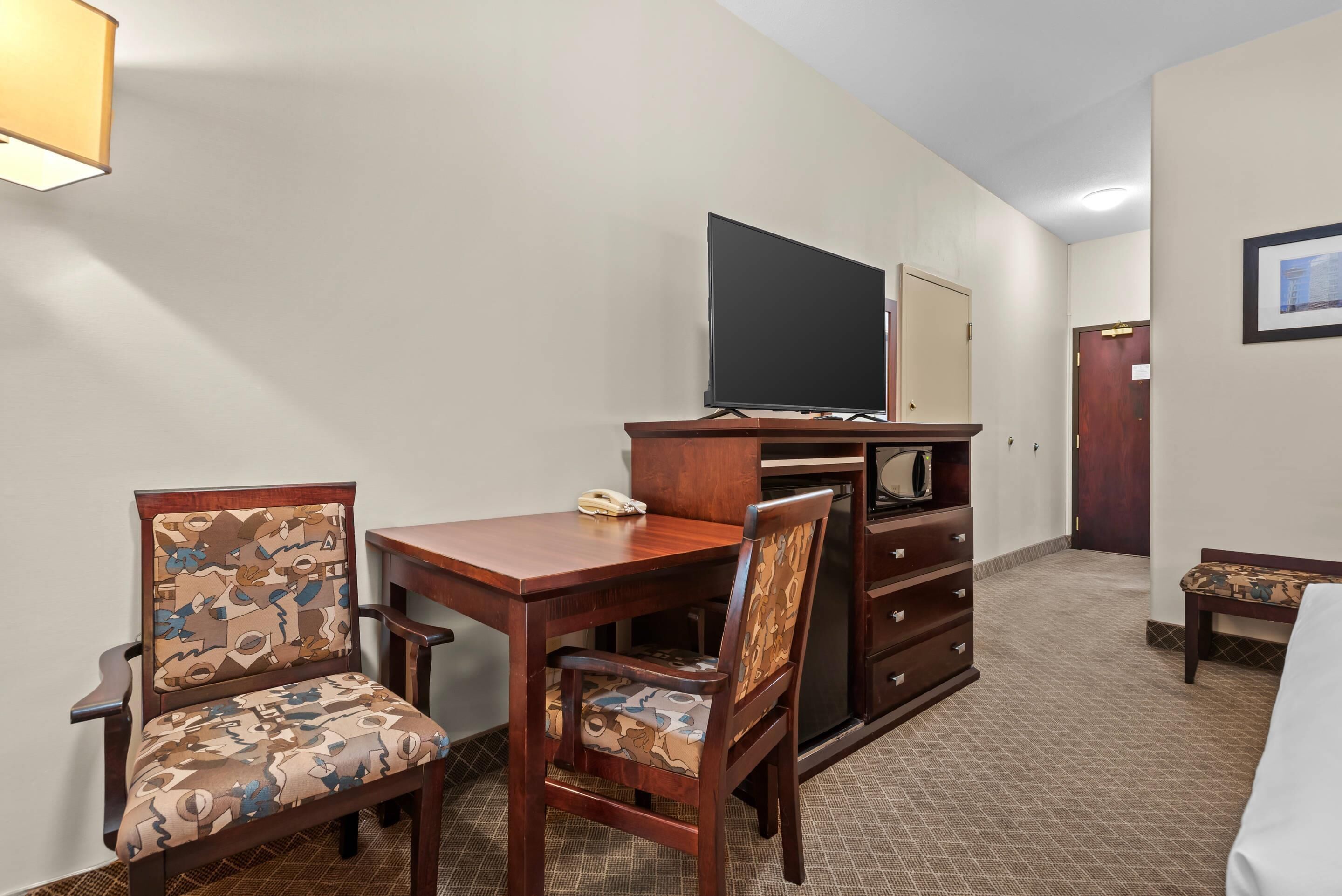 In-room safe, desk, iron/ironing board, alarm clocks