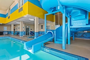 Indoor pool - Comfort Inn & Suites Airport South (Calgary)