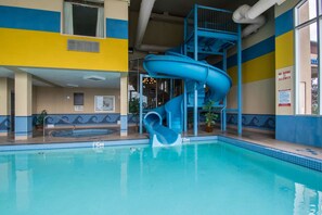 Indoor pool - Comfort Inn & Suites Airport South (Calgary)