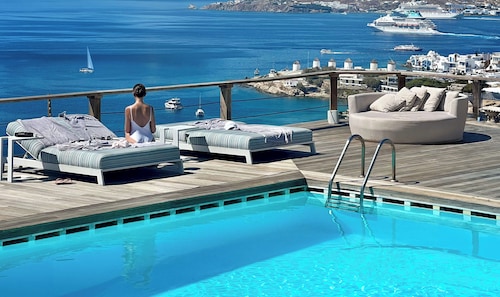 Tharroe of Mykonos