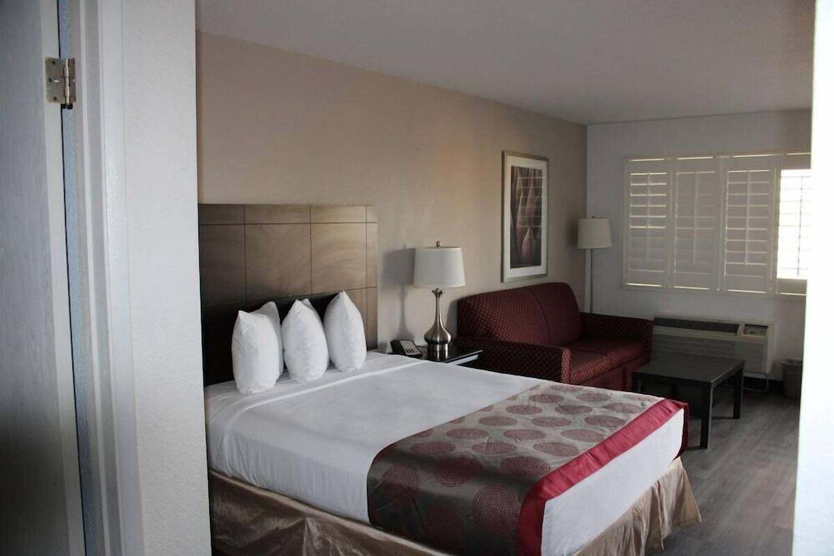 Down duvets, pillow-top beds, desk, iron/ironing board