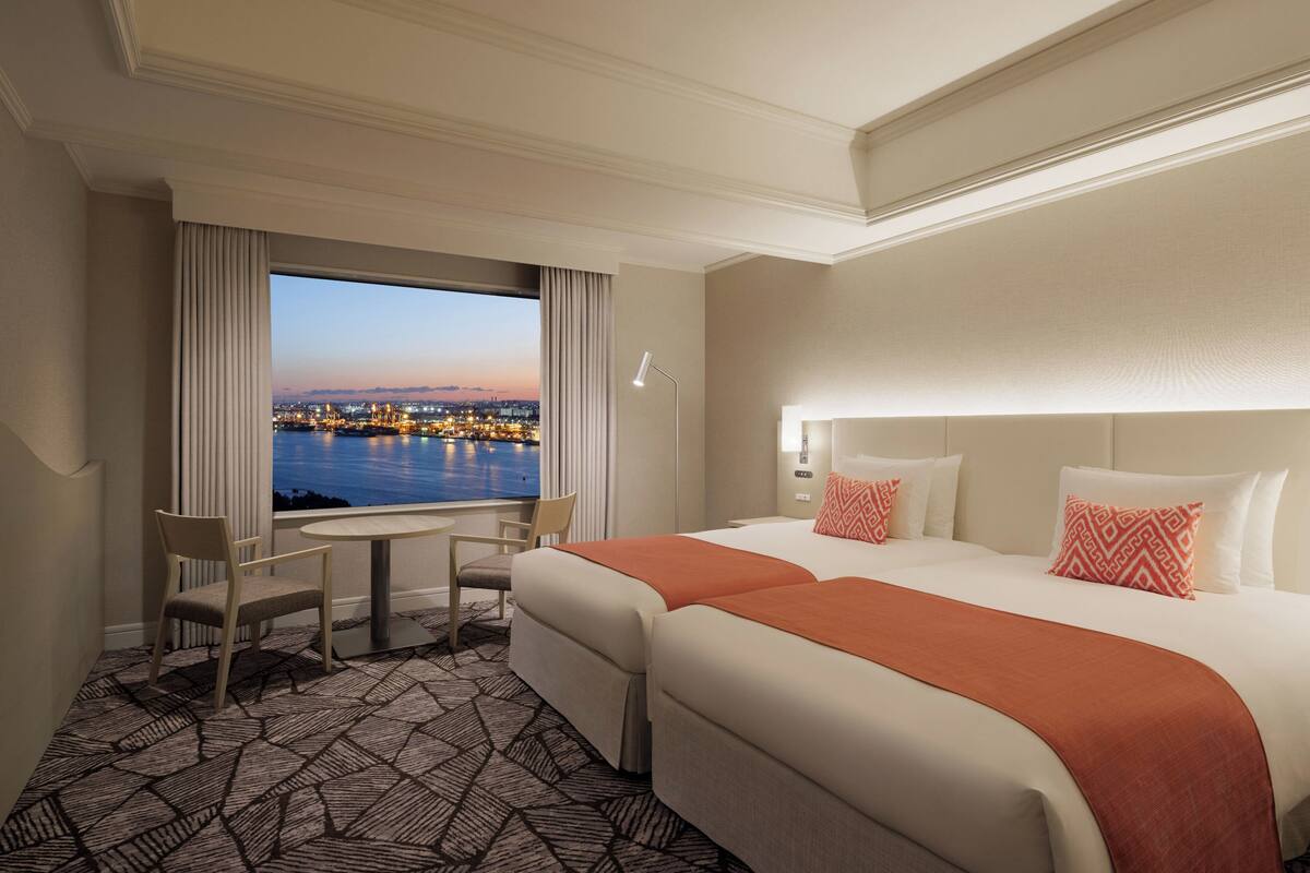 Superior Twin Room, Non Smoking | Down comforters, in-room safe, laptop workspace, blackout drapes