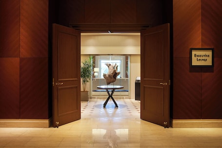 Executive lounge. Grand Nikko Tokyo Daiba