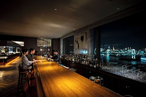 7 restaurants, breakfast, lunch, dinner served; Japanese cuisine
