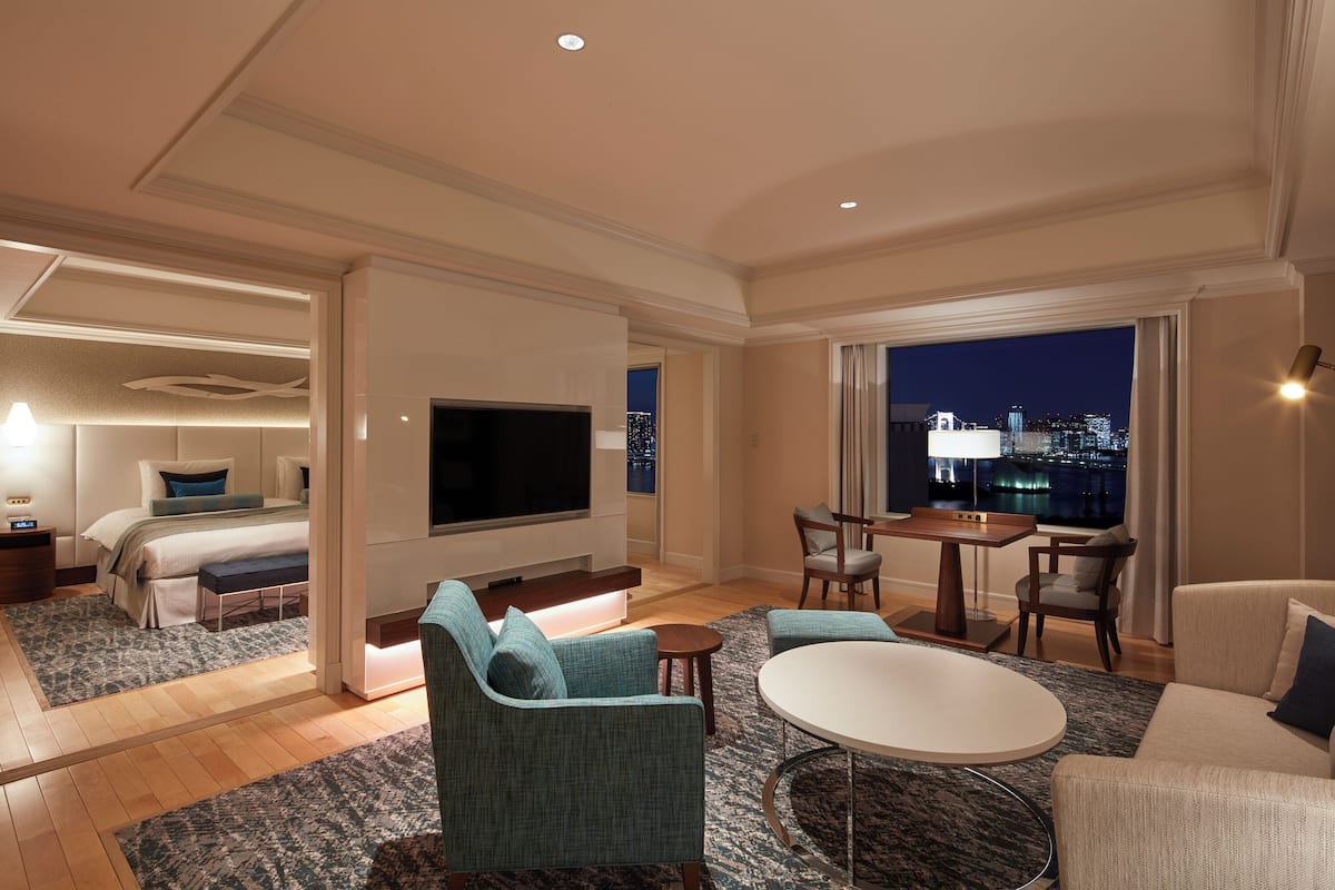 Suite Deluxe, non-fumeur (PremierFloor, King, RainbowBridgeSide)