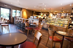 Coffee shop