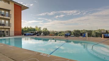 Outdoor pool, pool loungers