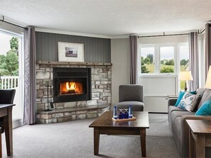 Suite | Living area | Flat-screen TV