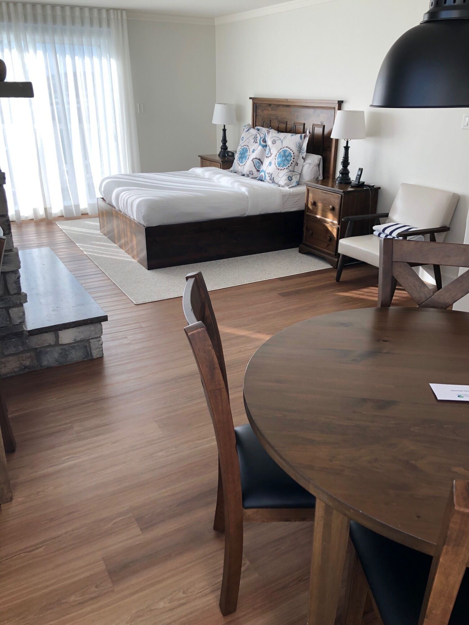 deluxe room | premium bedding, in-room safe, desk, iron/ironing board