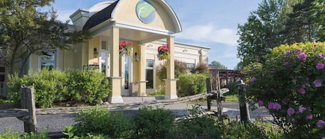 Façana frontal de l'allotjament