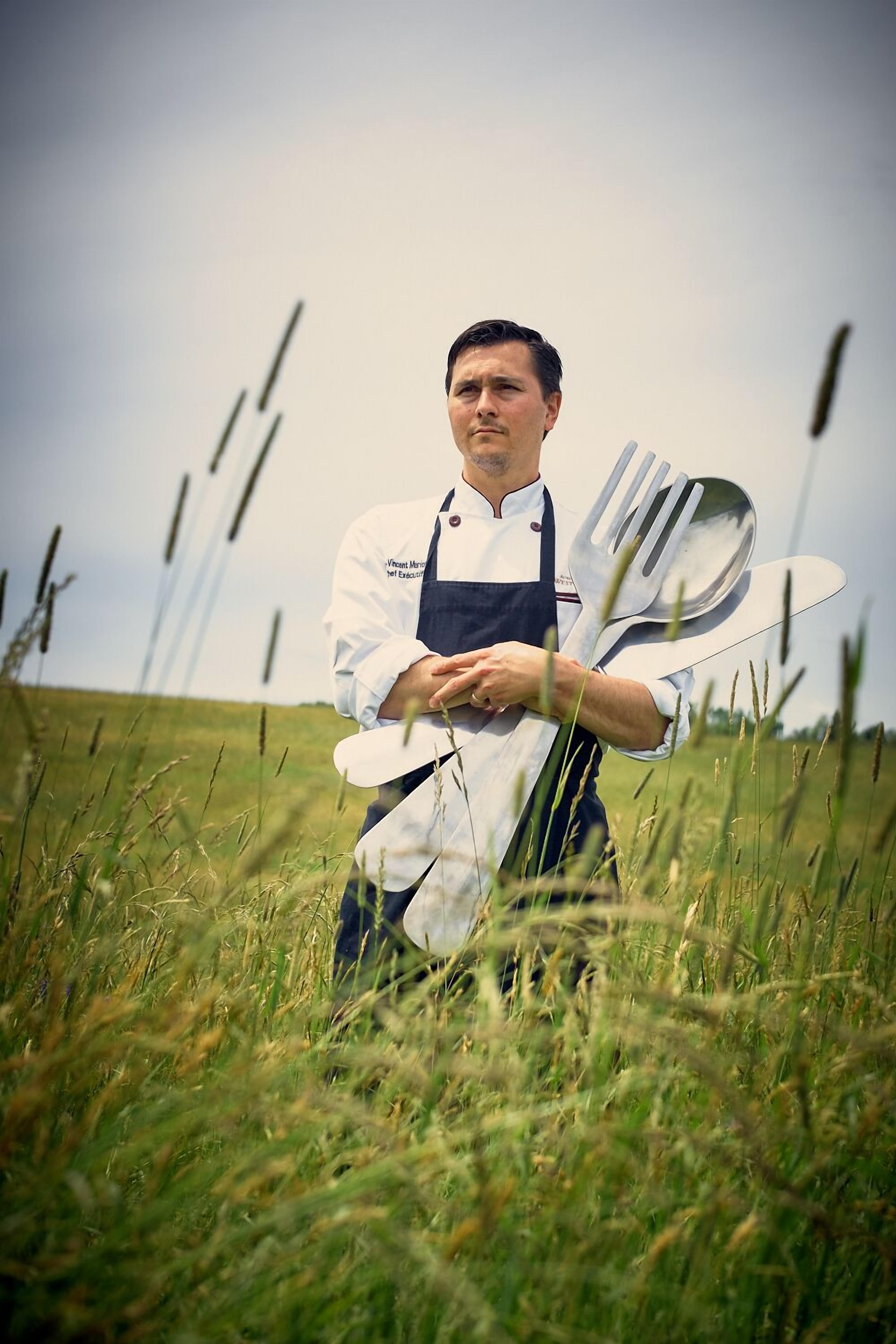 breakfast, lunch, dinner served; local cuisine