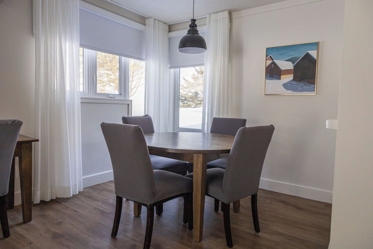 Suite | Living area | Flat-screen TV